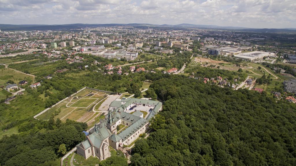 Hotel Karczowka Kielce Exterior photo