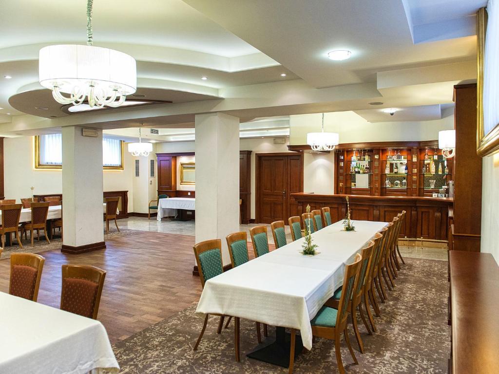 Hotel Karczowka Kielce Exterior photo